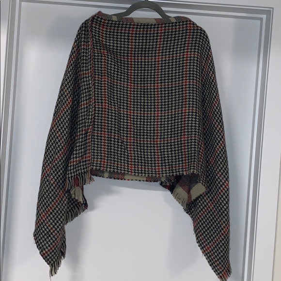 NEVER WORN Reversible Plaid shaw - Picture 2 of 2